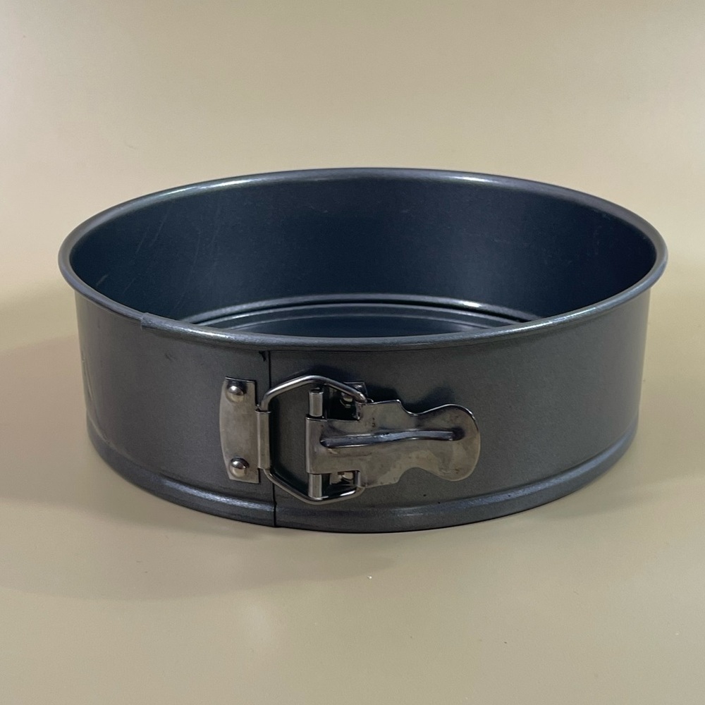 Springform Cheesecake Pan 9"x 3" - Picture 10 of 11